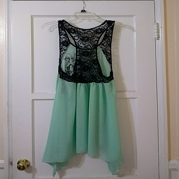 Woman's Shirt - Picture 4 of 5